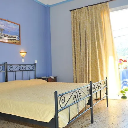 Ξενοδοχείο Oasis Theodoros & Litsa Galaris 2*
