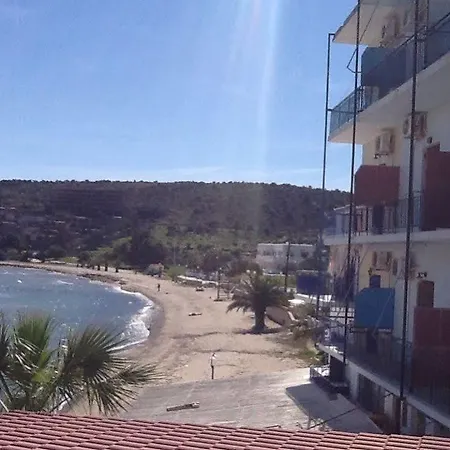 Ξενοδοχείο Oasis Theodoros & Litsa Galaris 2*